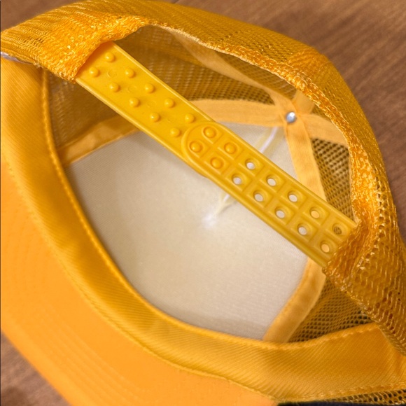 NWOT Pokemon Go Trucker Hat - Picture 4 of 4